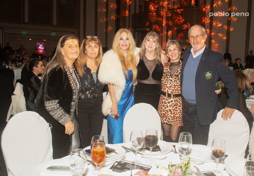 Cena de Famosos 2026: la 49° edición volvió a brillar en el Radisson Montevideo 4 Fundacion SES