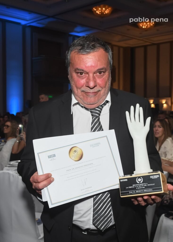 Reconocimiento a la Ciencia y la Salud del Uruguay 2026: 27 profesionales e instituciones premiados 12 Gala del Reconocimiento a la Ciencia y la Salud del Uruguay 2026 en el Radisson Montevideo