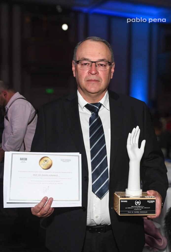 Reconocimiento a la Ciencia y la Salud del Uruguay 2026: 27 profesionales e instituciones premiados 8 Gala del Reconocimiento a la Ciencia y la Salud del Uruguay 2026 en el Radisson Montevideo